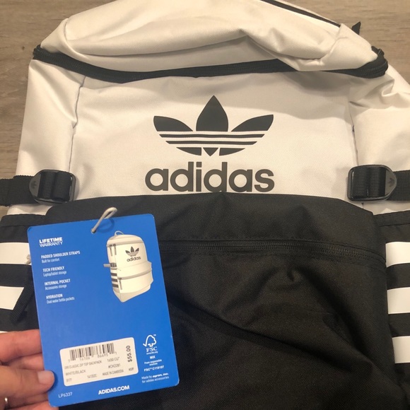 💕SOLD💕NWT Adidas classic zip up backpack💕SOLD💕 - Picture 4 of 4